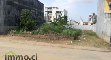 Terrain de 620m²