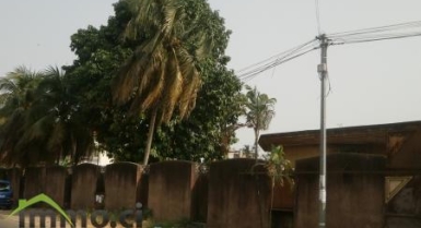 TERRAIN COMMERCIAL DE 2300M2 AU COEUR DU VALLON