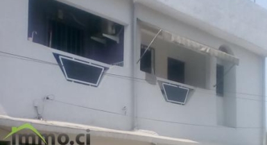 Duplex de 7 pièces situé à angré