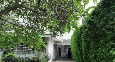belle villa basse de 5 pièces sur 1000 m2 à Cocody 2 Plateau cité cadre