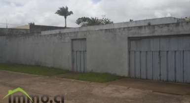 *2 VILLAS BASSES sur 400m²