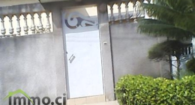 Villa 03 pièces en vente à Angré