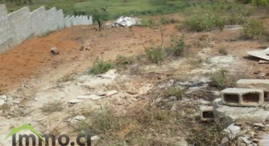 Terrain de 1600 M2