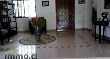 Villa duplex de 06 pièces