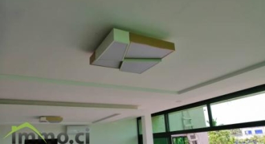 UN BEL IMMEUBLE DE Rc+ 3